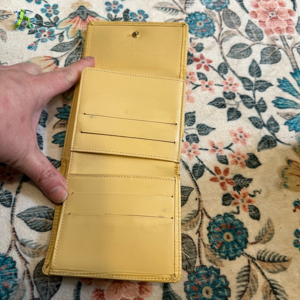 Louis Vuitton Epi Wallet in Yellow GUC - Picture 10 of 11